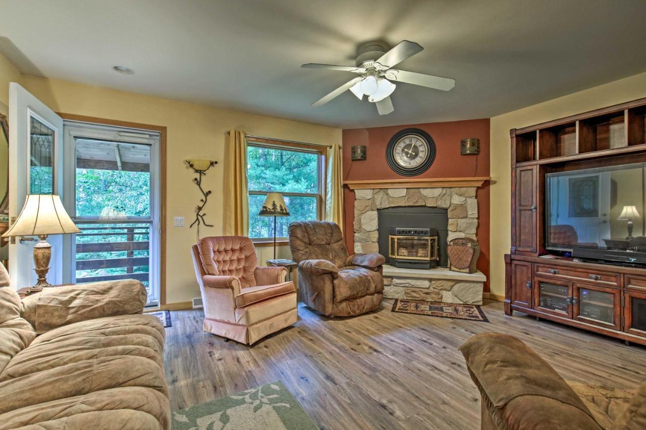 Lakefront Family Getaway With Private Deck And Dock! Conover Extérieur photo