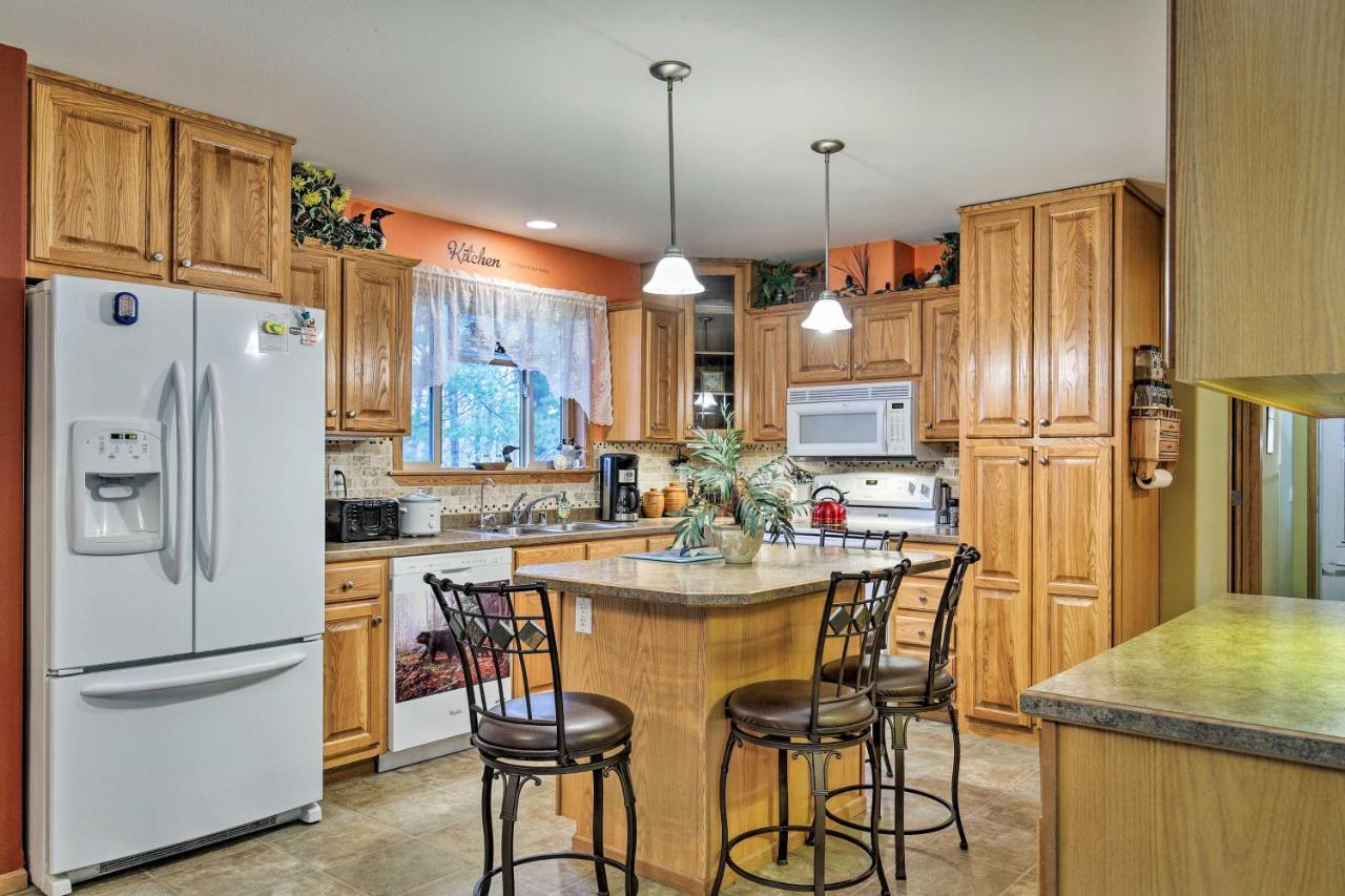 Lakefront Family Getaway With Private Deck And Dock! Conover Extérieur photo
