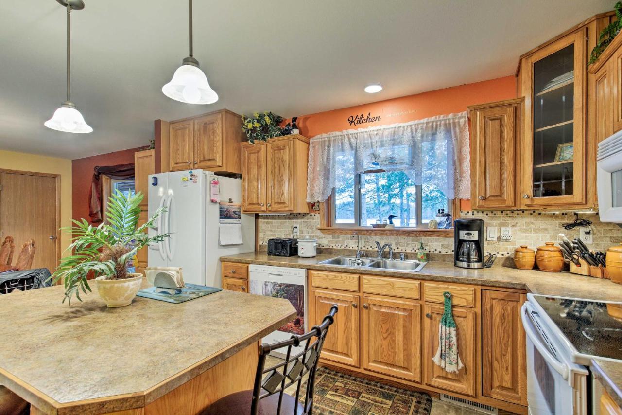 Lakefront Family Getaway With Private Deck And Dock! Conover Extérieur photo